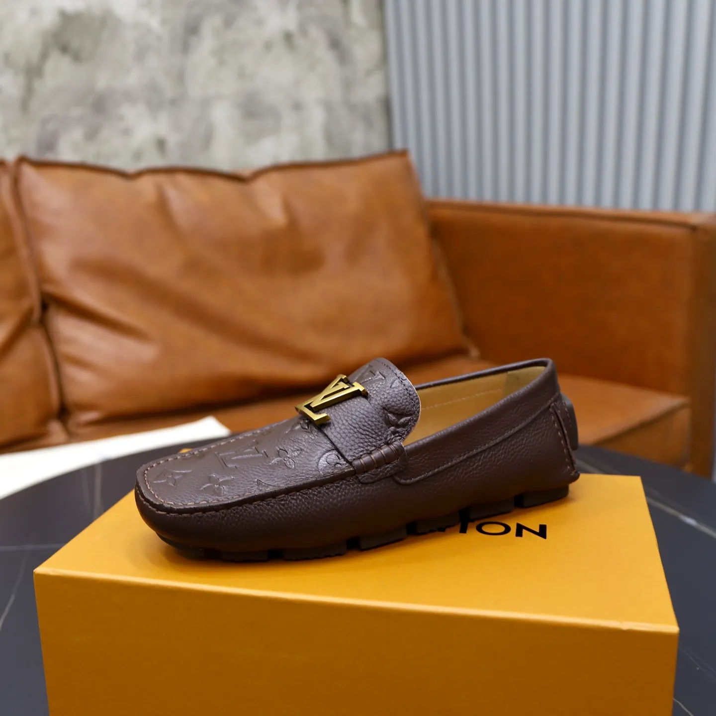 Ex-factory price: 480💰【LV】Louis Vuitton ⚠️High-end men’s driving and pedal series ⚠️38-44 (customized for 45) ⚠️All original cowhide leather! Thick and soft! Made entirely of calfskin lining! Rubber sheet anti-slip beanie sole! Three-dimensional package technology! Fashionable and classic! Handicrafts! Original high quality! Feel free to compare!